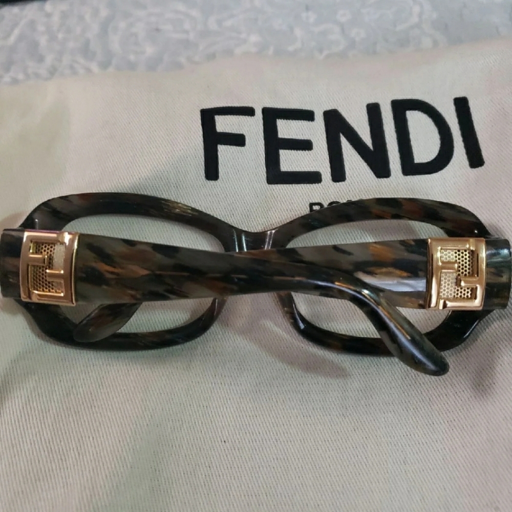 AURTHENTIC fendi